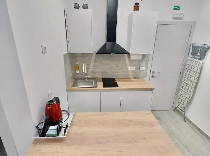 Jelena 6 * Zvekovica